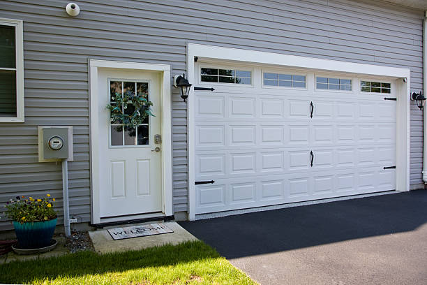 24/7 Emergency Garage Door Roller Replacement experts in Parkland, WA